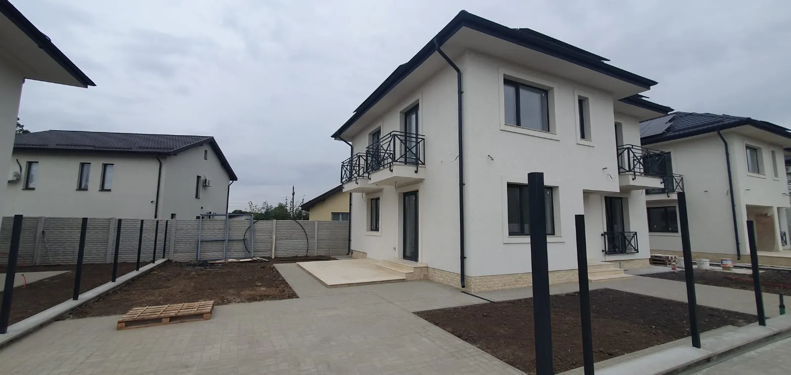 CASE NOI DE VANZARE - TUNARI BROWN RESIDENCE